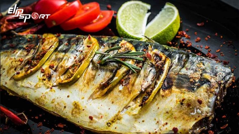 C&aacute; thu l&agrave; một nguồn gi&agrave;u chất dinh dưỡng như protein, axit b&eacute;o omega-3, vitamin D,...
