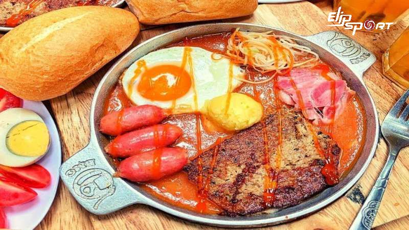 B&aacute;nh m&igrave; chảo được xem l&agrave; m&oacute;n ăn gi&agrave;u calories