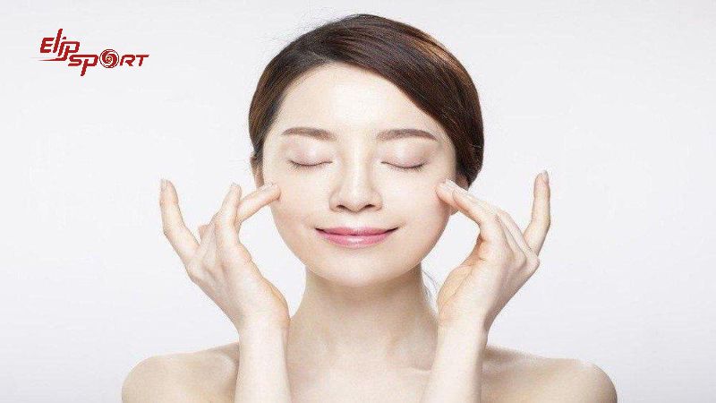 Bạn h&atilde;y tạo ngay cho m&igrave;nh một chế độ ăn uống hợp l&yacute; với nho kh&ocirc; để c&oacute; l&agrave;n da căng mịn