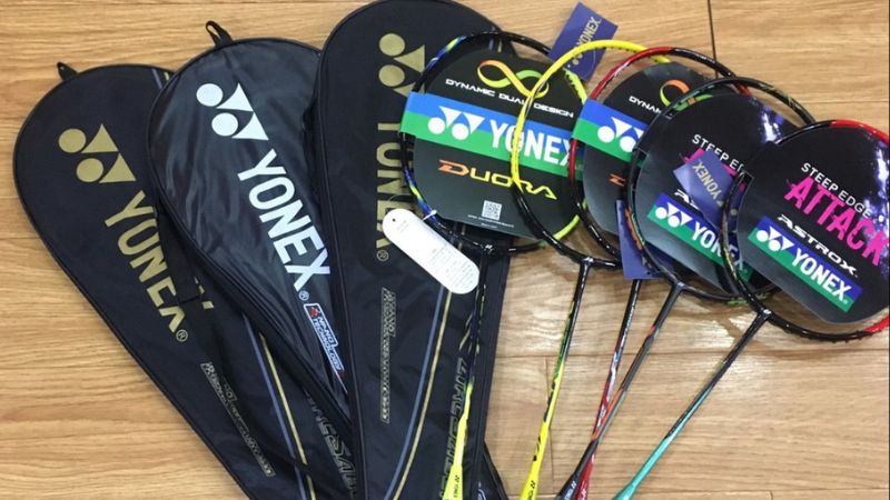 Vợt cầu l&ocirc;ng Yonex được thiết kế để ph&ugrave; hợp với cả lối đ&aacute;nh tấn c&ocirc;ng v&agrave; ph&ograve;ng thủ