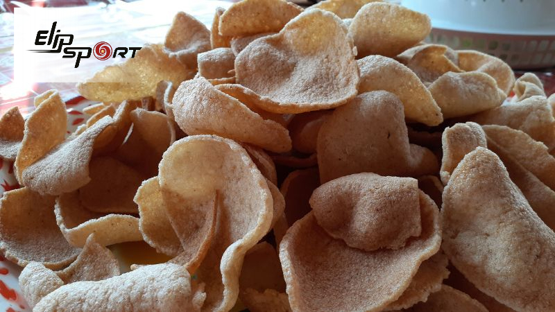 Nếu ăn qu&aacute; nhiều b&aacute;nh phồng t&ocirc;m th&igrave; sẽ ảnh hưởng đến v&oacute;c d&aacute;ng