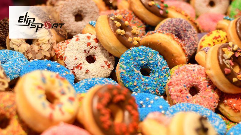 B&aacute;nh donut hay c&ograve;n được gọi l&agrave; b&aacute;nh v&ograve;ng