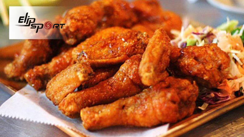 M&oacute;n c&aacute;nh g&agrave; chi&ecirc;n sốt th&aacute;i độc đ&aacute;o