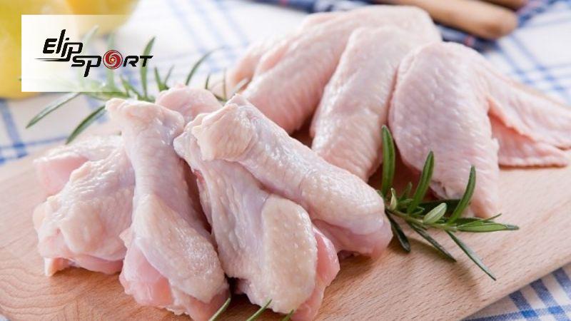 G&agrave; tươi l&agrave; miếng g&agrave; phải c&oacute; độ đ&agrave;n hồi khi nhấn v&agrave;o