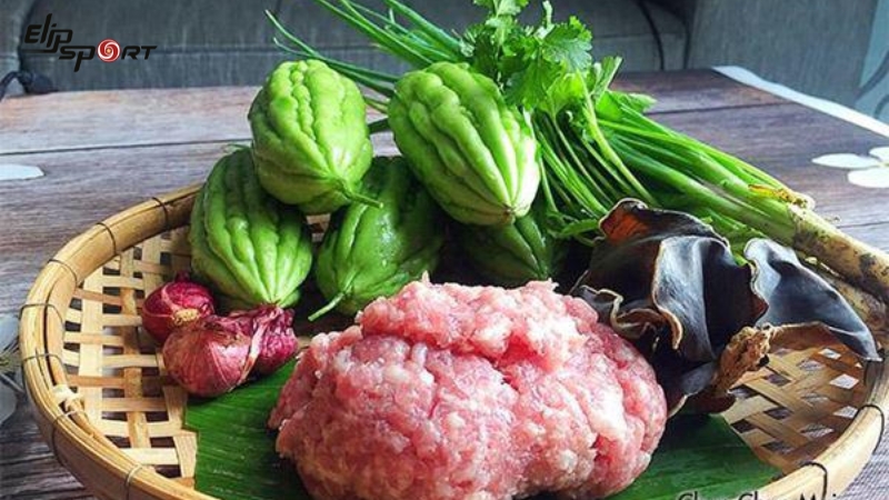 Khổ qua nhồi thịt chứa khoảng 165-170 calo