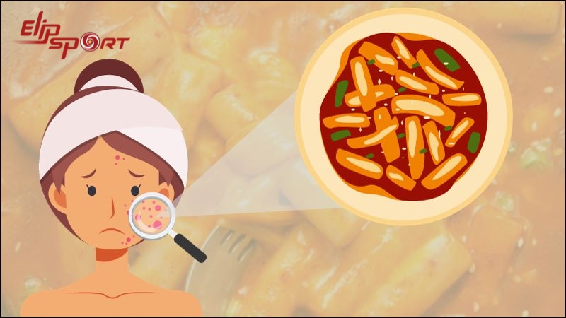 Ăn Tokbokki c&oacute; thể nổi mụn, đặc biệt l&agrave; đối với những người c&oacute; l&agrave;n da nhạy cảm