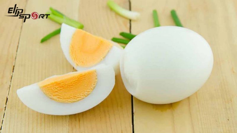 Ti&ecirc;u thụ trứng luộc v&agrave;o buổi s&aacute;ng gi&uacute;p bạn no l&acirc;u hơn v&agrave; giảm cảm gi&aacute;c th&egrave;m ăn