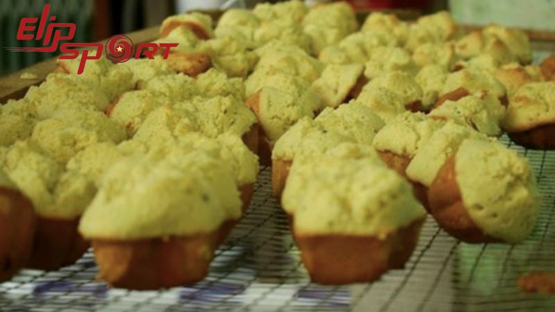 Hạn chế ăn bánh thuẫn vào buổi tối