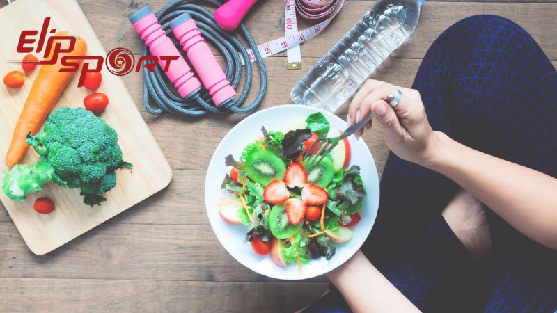 thực đơn ăn uống h&agrave;ng ng&agrave;y n&ecirc;n được thiết kế với sự bổ sung đầy đủ rau xanh v&agrave; hoa quả