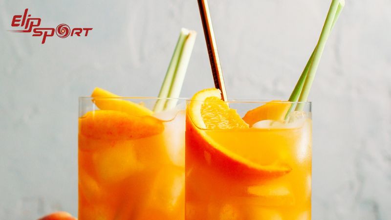Tr&agrave; đ&agrave;o cam sả kh&ocirc;ng chỉ l&agrave; một thức uống giải kh&aacute;t tuyệt vời kh&ocirc;ng g&acirc;y tăng c&acirc;n, m&agrave; c&ograve;n mang lại nhiều lợi &iacute;ch cho sức khỏe