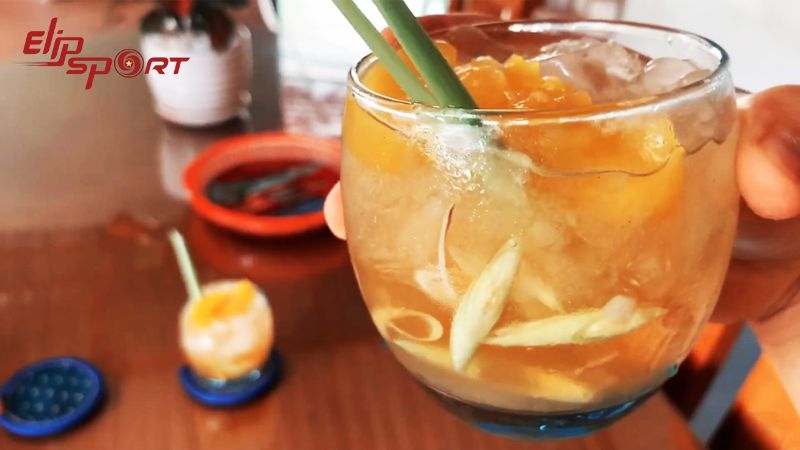 Một cốc tr&agrave; đ&agrave;o cam sả c&oacute; dung t&iacute;ch khoảng 240ml sẽ cung cấp khoảng 122 calo