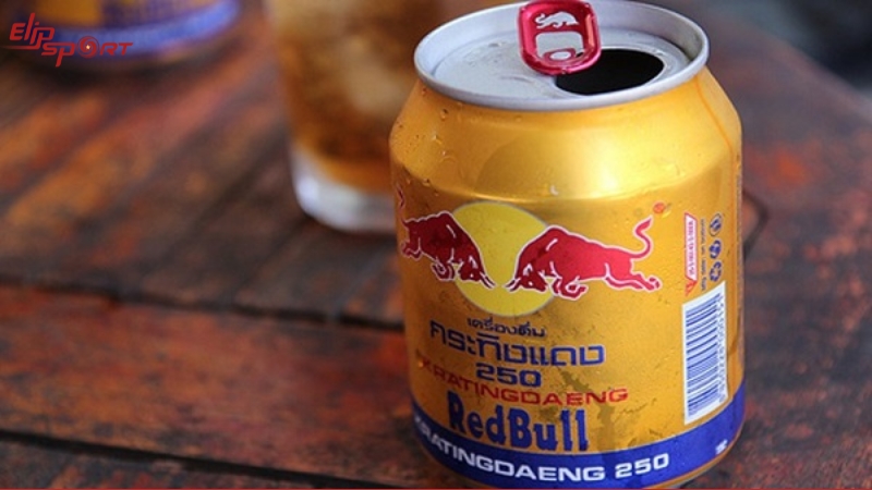 Thức uống như Red Bull sẽ bị cấm d&ugrave;ng trong thể thao