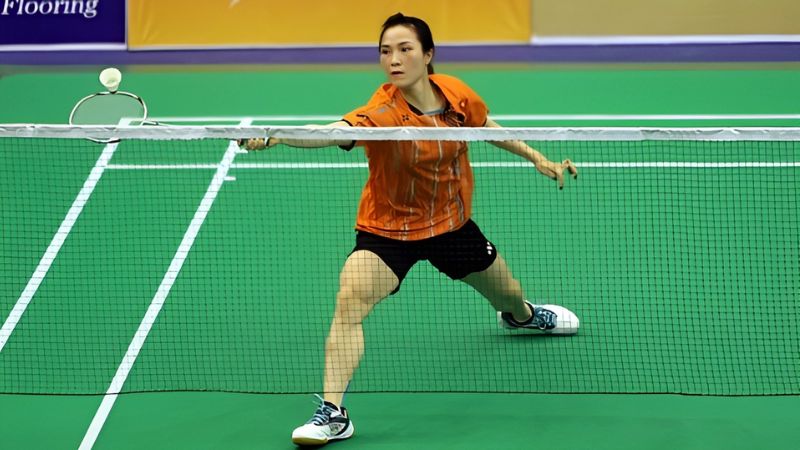Đ&aacute;nh cầu l&ocirc;ng bỏ nhỏ thuận tay