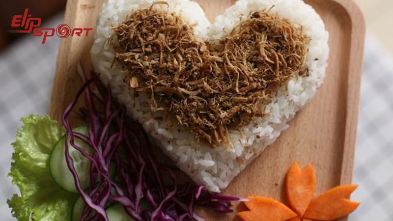 Thịt lươn l&agrave; một nguồn thực phẩm gi&agrave;u dinh dưỡng, mang lại nhiều lợi &iacute;ch cho sức khỏe
