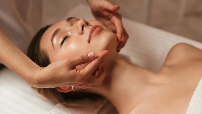 Cần l&agrave;m sạch da trước khi massage