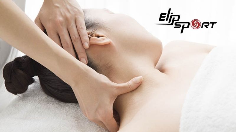 Tuina massage chủ yếu xoa b&oacute;p v&agrave; phục hồi trật tự cơ v&agrave; khớp