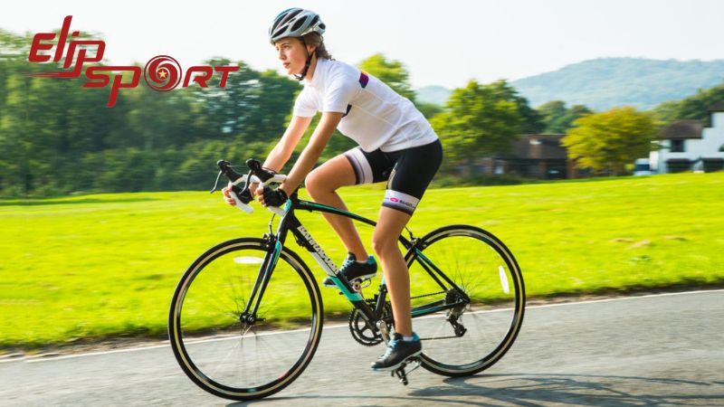 Th&oacute;i quen đạp xe đều đặn sẽ gi&uacute;p cơ thể bạn trở n&ecirc;n linh hoạt hơn