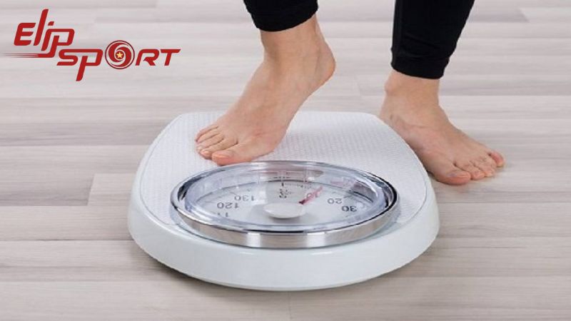 Đạp xe gi&uacute;p kiểm so&aacute;t c&acirc;n nặng