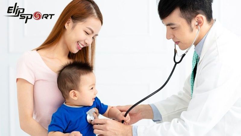 b&eacute; bị ch&acirc;n v&ograve;ng kiềng