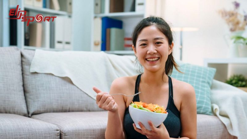 Việc ăn b&aacute;nh khoai c&oacute; b&eacute;o hay kh&ocirc;ng phụ thuộc v&agrave;o loại b&aacute;nh khoai v&agrave; c&aacute;ch ăn của mỗi người