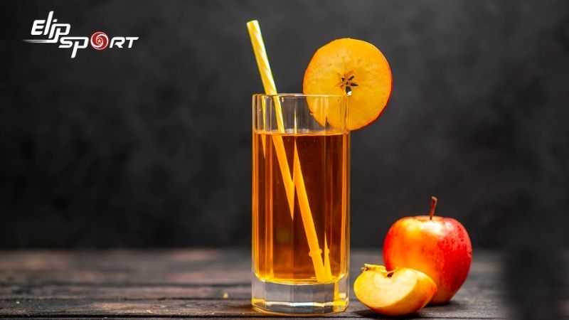 100 gram nước &eacute;p t&aacute;o c&oacute; thể bổ sung 45 calo cho cơ thể