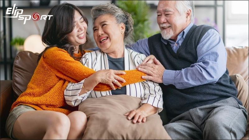 H&atilde;y t&igrave;m hiểu sở th&iacute;ch của bố mẹ để chọn m&oacute;n qu&agrave; ph&ugrave; hợp