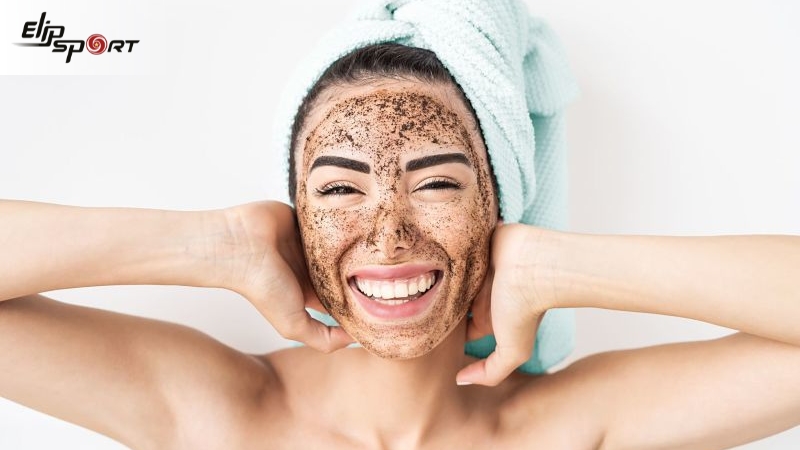 Tẩy da chết nhẹ nh&agrave;ng l&agrave; điều cần thiết trong quy tr&igrave;nh dưỡng trắng da