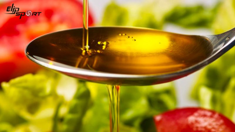 Dầu oliu l&agrave; loại dầu chiết xuất từ quả của c&acirc;y &ocirc; liu
