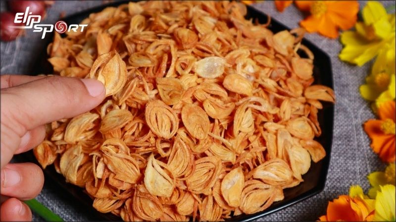 H&agrave;nh t&iacute;m tươi c&oacute; lượng calo kh&ocirc;ng đ&aacute;ng kể, tuy nhi&ecirc;n h&agrave;nh phi lại chứa lượng calo kh&aacute; cao