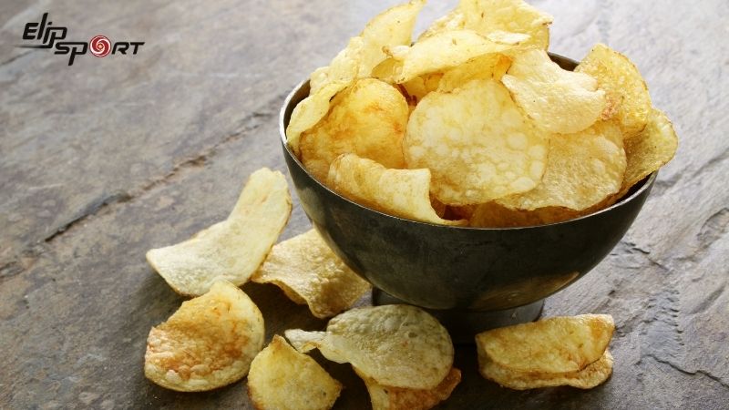 Snack khoai t&acirc;y l&agrave;m tại nh&agrave; kh&aacute; an to&agrave;n v&agrave; kh&ocirc;ng dầu mỡ