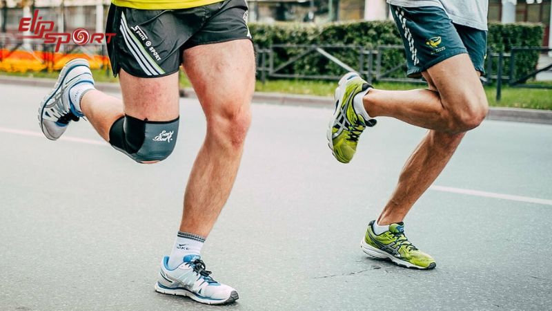 B&oacute; gối chạy bộ l&agrave; một loại phụ kiện đặc biệt gi&uacute;p bảo vệ v&agrave; hỗ trợ đầu gối khi chạy bộ