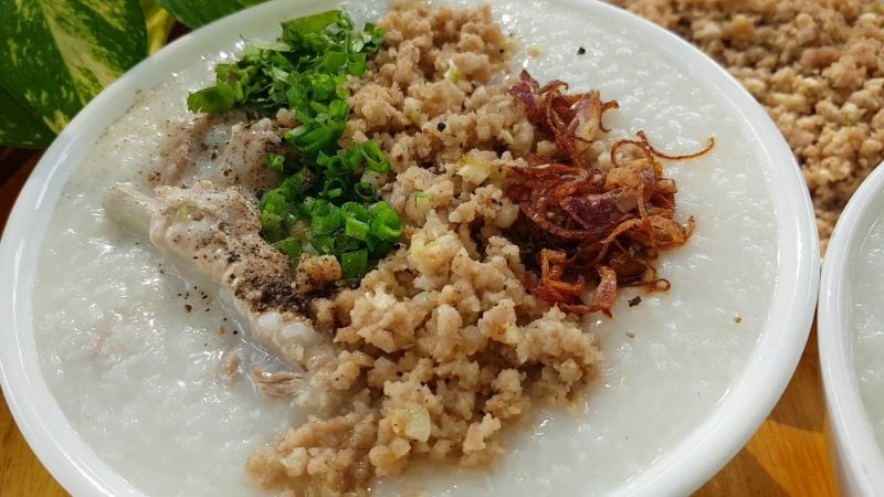 Ch&aacute;o thịt bằm