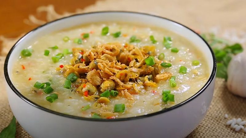 Ch&aacute;o trứng thịt bằm