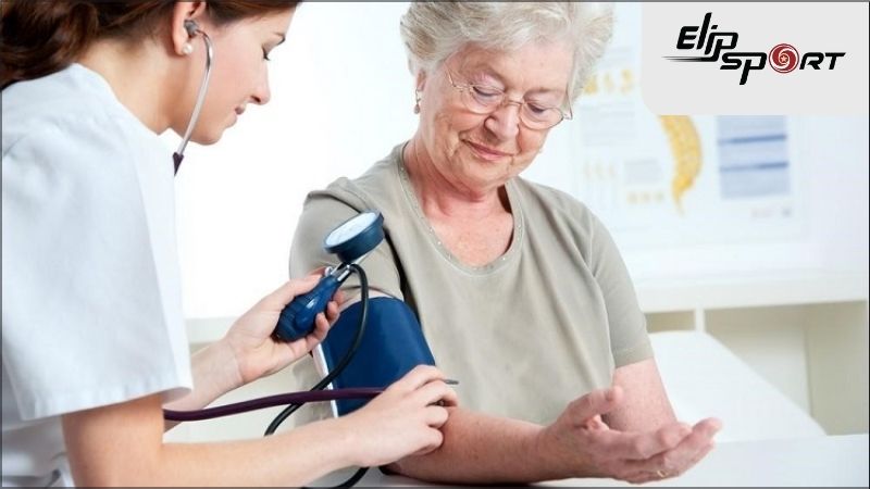 Người bị tăng huyết &aacute;p n&ecirc;n tr&aacute;nh hoặc hạn chế sử dụng nước mắm