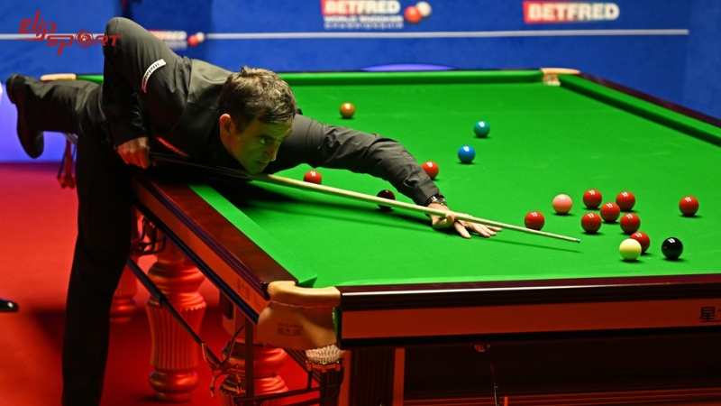Snooker l&agrave; một dạng tr&ograve; chơi bida được chơi tr&ecirc;n b&agrave;n c&oacute; k&iacute;ch thước lớn