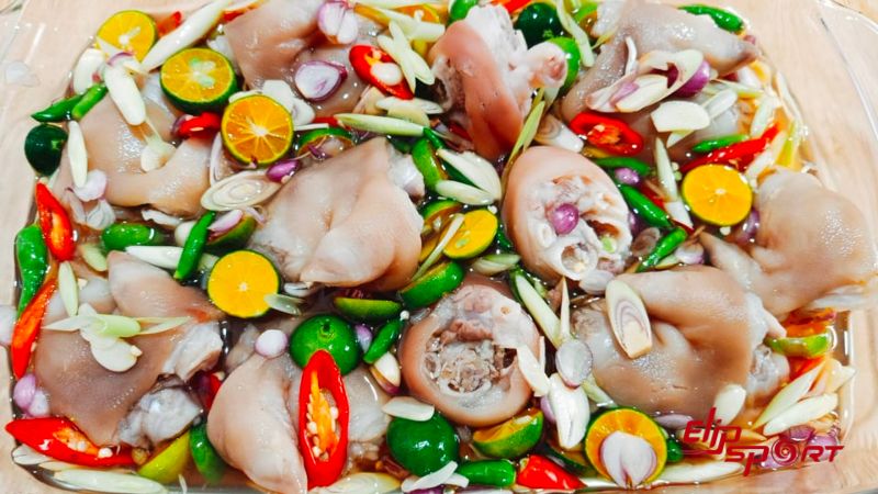 M&oacute;ng gi&ograve; ng&acirc;m sả tắc c&oacute; thể gi&uacute;p bạn thay đổi khẩu vị bằng hương vị chua cay hấp dẫn