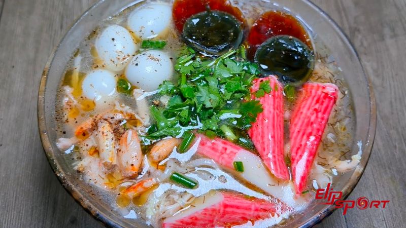 S&uacute;p cua trứng bắc thảo l&agrave; m&oacute;n ăn hết sức nổi tiếng hiện nay