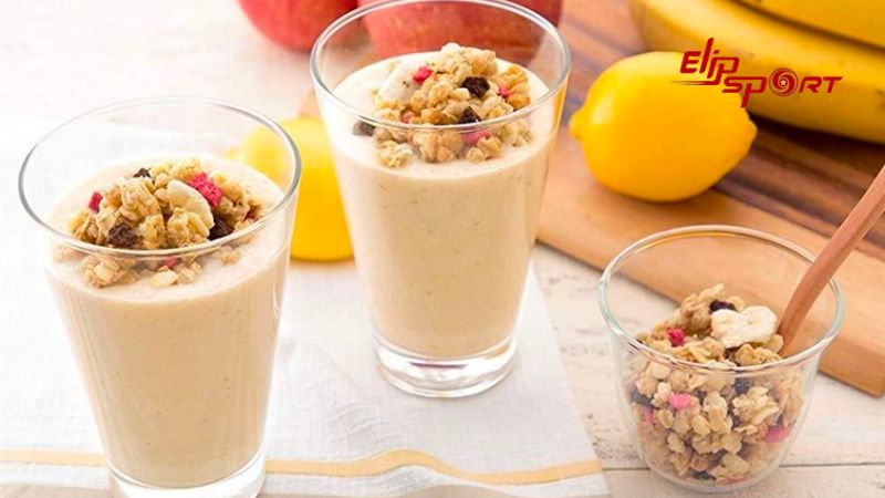 Ngũ cốc Calbee xay sinh tố trộn hoa quả gi&uacute;p bạn giải nhiệt m&ugrave;a h&egrave;