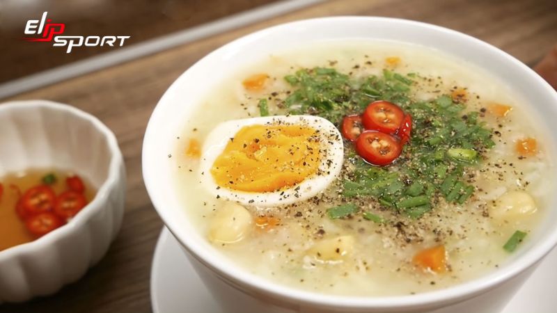 Ch&aacute;o thịt bằm hạt sen