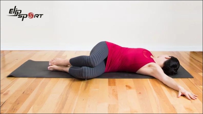 B&agrave;i tập Knee rolls