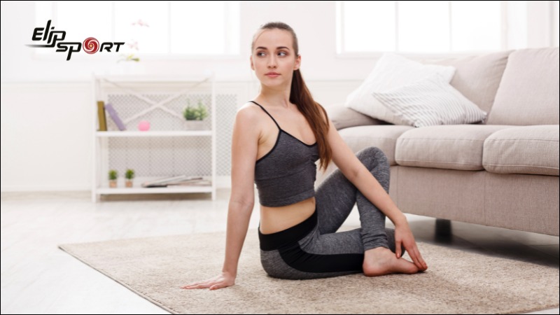 B&agrave;i tập Seated lower back rotational stretch