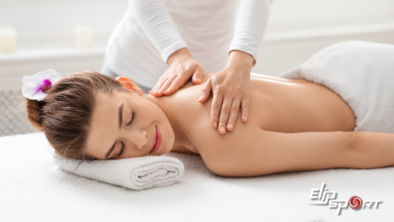 Massage thư gi&atilde;n to&agrave;n th&acirc;n l&agrave; phương ph&aacute;p giảm stress hiệu quả