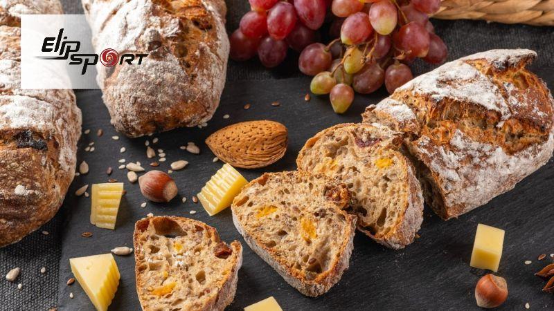 B&aacute;nh m&igrave; ngũ cốc nguy&ecirc;n hạt giữ lại to&agrave;n bộ chất xơ v&agrave; dưỡng chất c&oacute; trong hạt nguy&ecirc;n&nbsp;