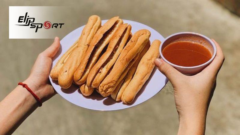 B&aacute;nh m&igrave; que, mặc d&ugrave; c&oacute; k&iacute;ch thước nhỏ v&agrave; thường được xem l&agrave; một m&oacute;n ăn nhẹ