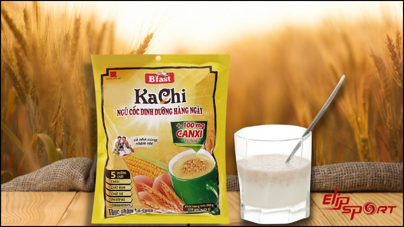 Sau khi luyện tập khoảng 30 ph&uacute;t, bạn c&oacute; thể bổ sung 1 ly uống ngũ cốc sẽ th&uacute;c đẩy qu&aacute; tr&igrave;nh tăng cơ