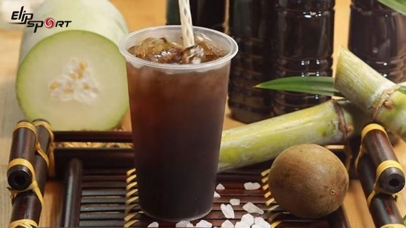 Bạn n&ecirc;n uống tr&agrave; b&iacute; đao trước bữa ăn, khoảng 30 ph&uacute;t