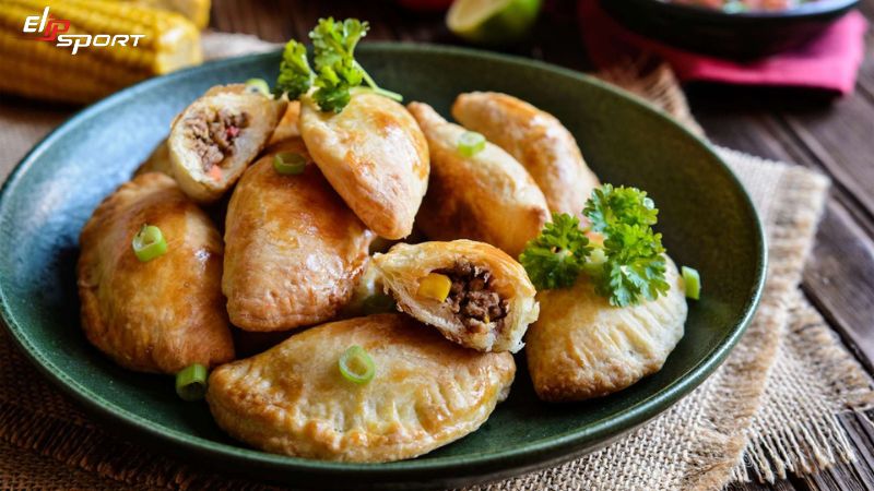 B&aacute;nh gối l&agrave; m&oacute;n ăn vặt phổ biến ở Việt Nam