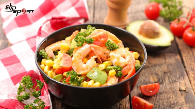 Salad t&ocirc;m bắp với hương vị thơm ngon, hấp dẫn