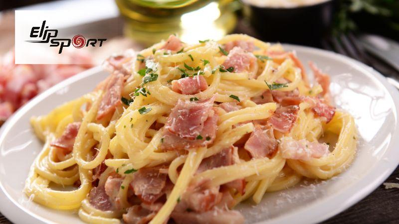 M&igrave; &Yacute; sốt kem c&oacute; lượng kcal kh&aacute; cao