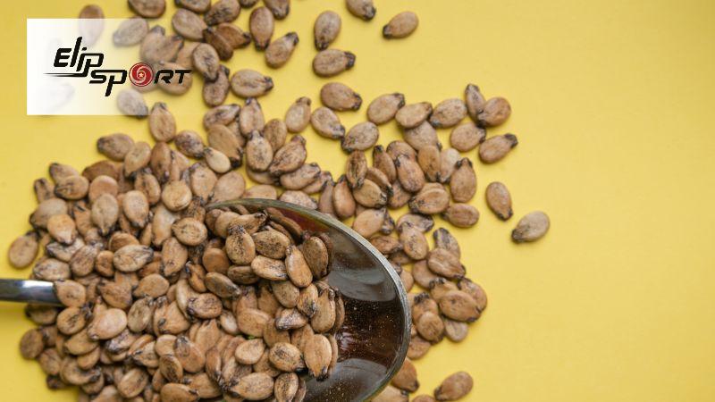 Nếu ăn qu&aacute; nhiều th&igrave; c&oacute; thể g&acirc;y tăng c&acirc;n